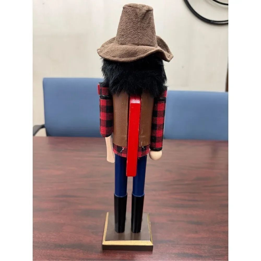 Nutcracker 15 Inch Lumberjack - Picture 3 of 6